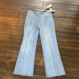 NWT Liverpool The Gia Glider crop sz 2/26